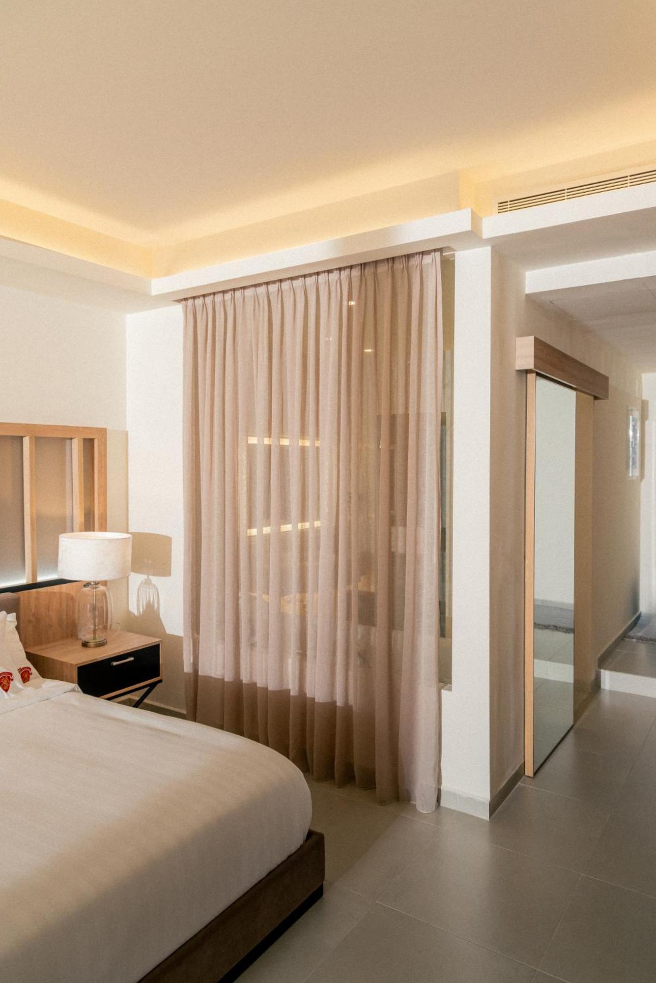 Hotel Saint Georges Beirut Al Marfa' Экстерьер фото