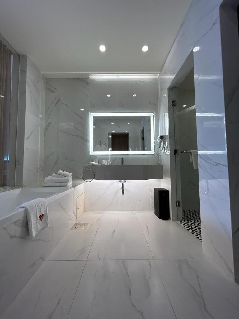 Hotel Saint Georges Beirut Al Marfa' Экстерьер фото