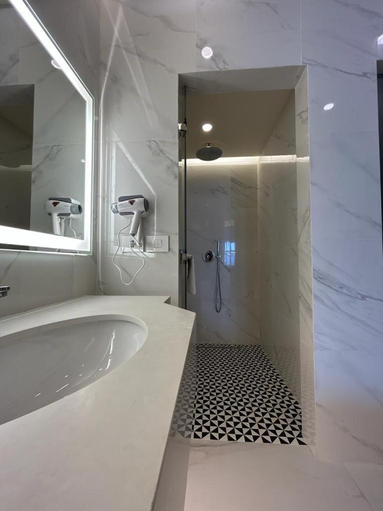 Hotel Saint Georges Beirut Al Marfa' Экстерьер фото
